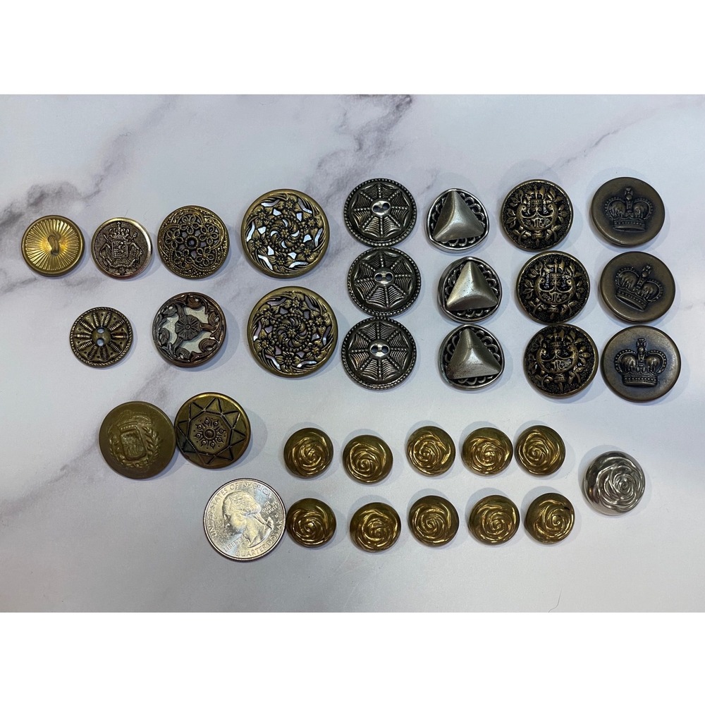 Vintage Metal Buttons Mixed Lot Gold Silver Excellent Style 32pc